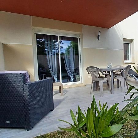L'Isle Sur La Sorgue, Appartement 2 Pieces Jardin Parking Exterior photo